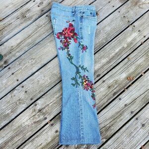 Candie's Junior Sz 9 Denim Blue Jeans Embroidered Distressed Hemmed
